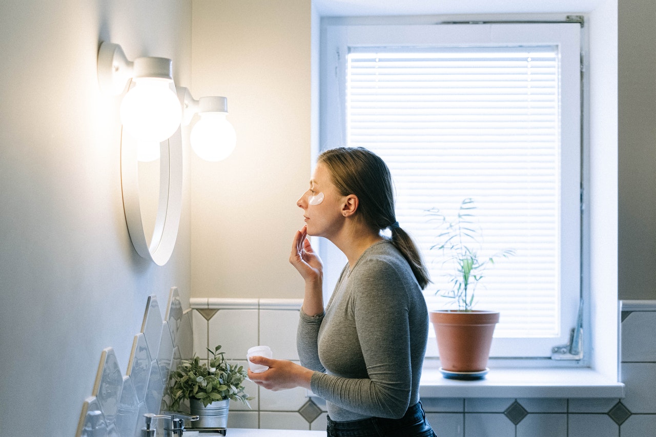 How to smooth fine lines with the Age Defiance Cream